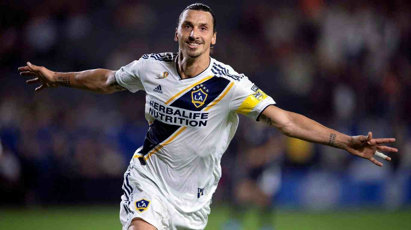 Zlatan İbrahimoviç ayrılığı rəsmən açıqladı